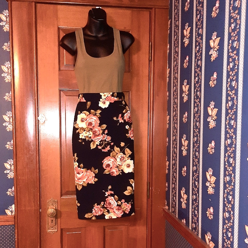 Pencil skirt